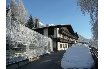 Austria Privát Fulpmes, Exteriorul